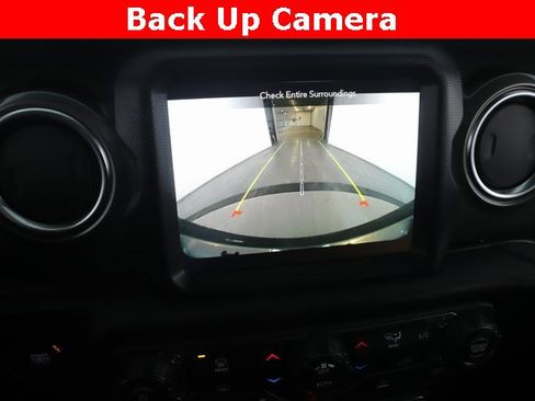 Used 2023 Jeep Wrangler Sahara image 5