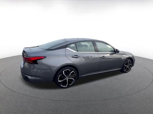 Used 2025 Nissan Altima 2.5 SR image 12