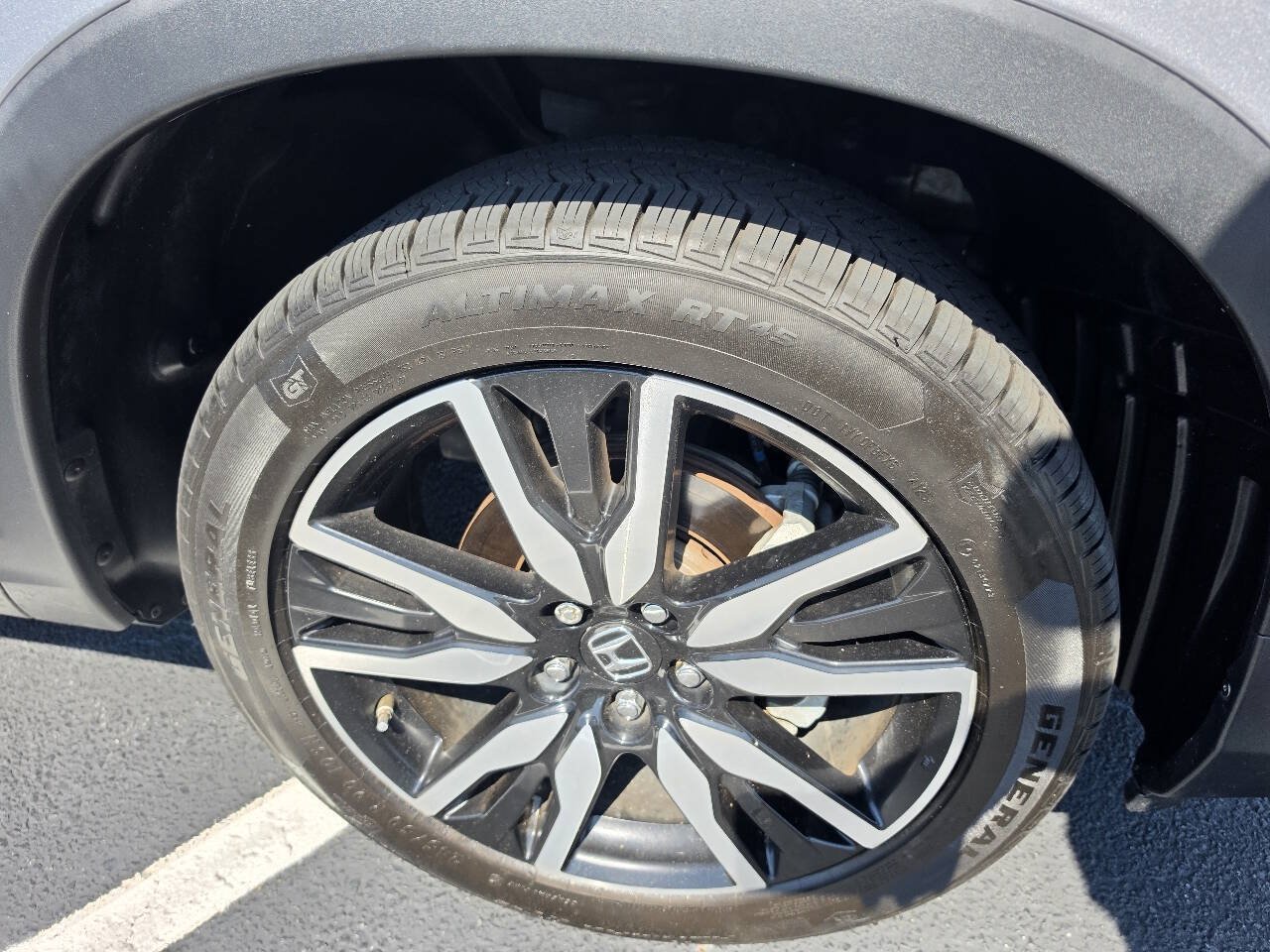Used 2020 Honda Pilot Touring image 16