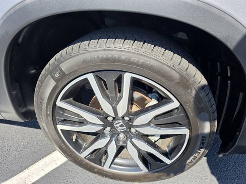 Used 2020 Honda Pilot Touring image 16