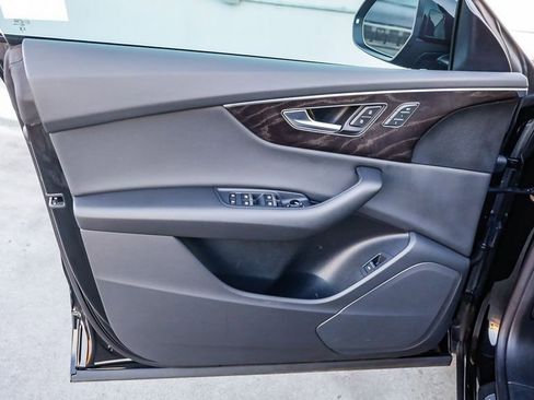 Used 2023 Audi Q8 Premium w/ Convenience Package image 22