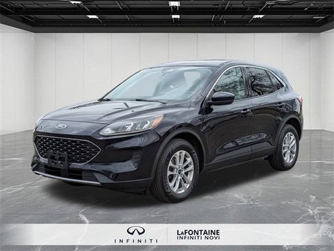 Used 2021 Ford Escape SE image 1