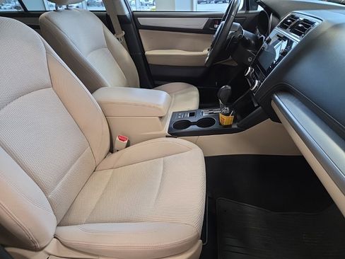Used 2018 Subaru Outback 2.5i Premium image 21