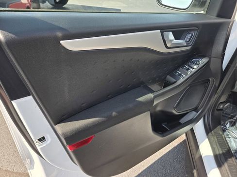 Used 2020 Ford Escape SE Sport image 31