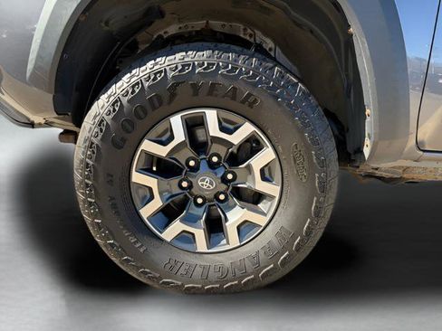 Used 2021 Toyota Tacoma TRD Off-Road AWD/4WD image 8