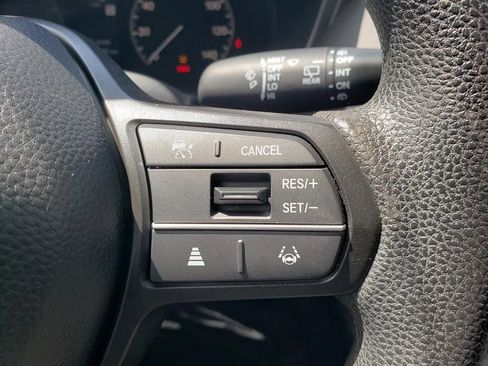 Used 2024 Honda HR-V LX image 12