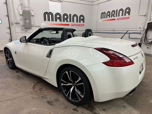 Used 2018 Nissan 370Z Touring Sport RWD image 26
