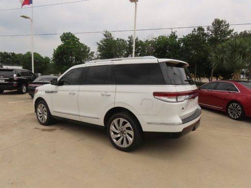Used 2024 Lincoln Navigator Premiere AWD/4WD image 15