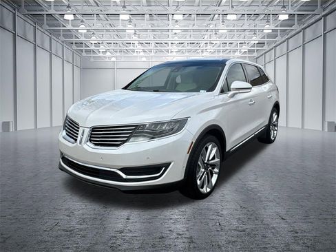 Used 2018 Lincoln MKX Black Label w/ Driver Assistance Package image 3