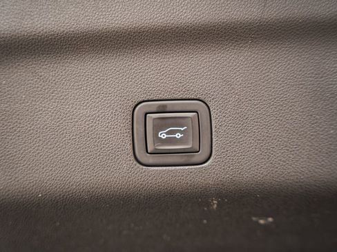 Used 2023 Chevrolet Tahoe High Country image 14