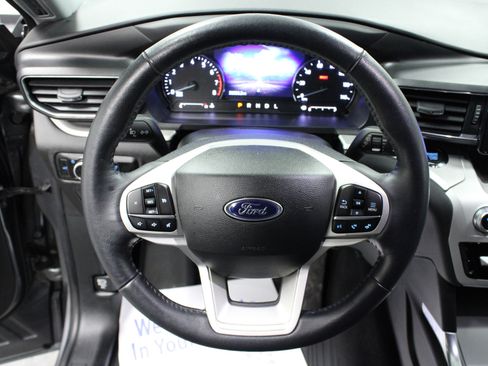 Used 2023 Ford Explorer XLT w/ Equipment Group 202A image 18