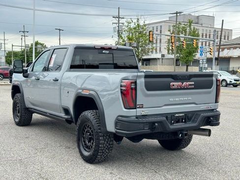 Certified 2024 GMC Sierra 2500 AT4X w/ AT4X AEV Edition AWD/4WD image 3