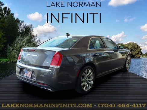 Used 2016 Chrysler 300 Limited RWD image 24