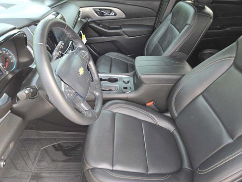 Certified 2023 Chevrolet Traverse LT w/ LT Premium Package FWD image 14