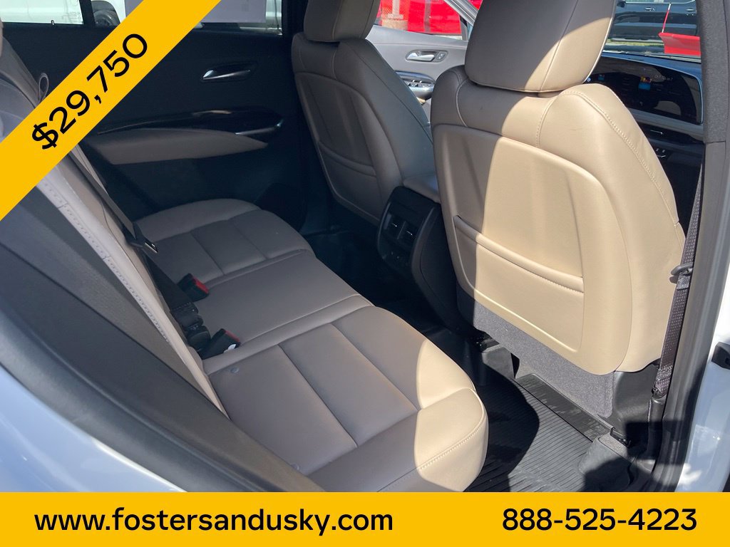 Used 2024 Cadillac XT4 Luxury w/ Cold Weather Package FWD image 17