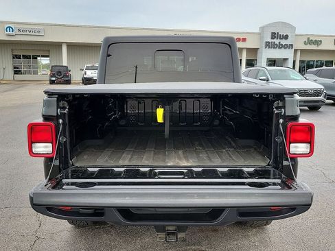 Used 2023 Jeep Gladiator Sport AWD/4WD image 8