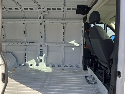 Used 2025 RAM ProMaster 2500 w/ Convenience Group image 8