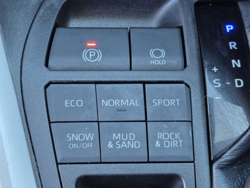 Used 2020 Toyota RAV4 XLE Premium AWD/4WD image 32