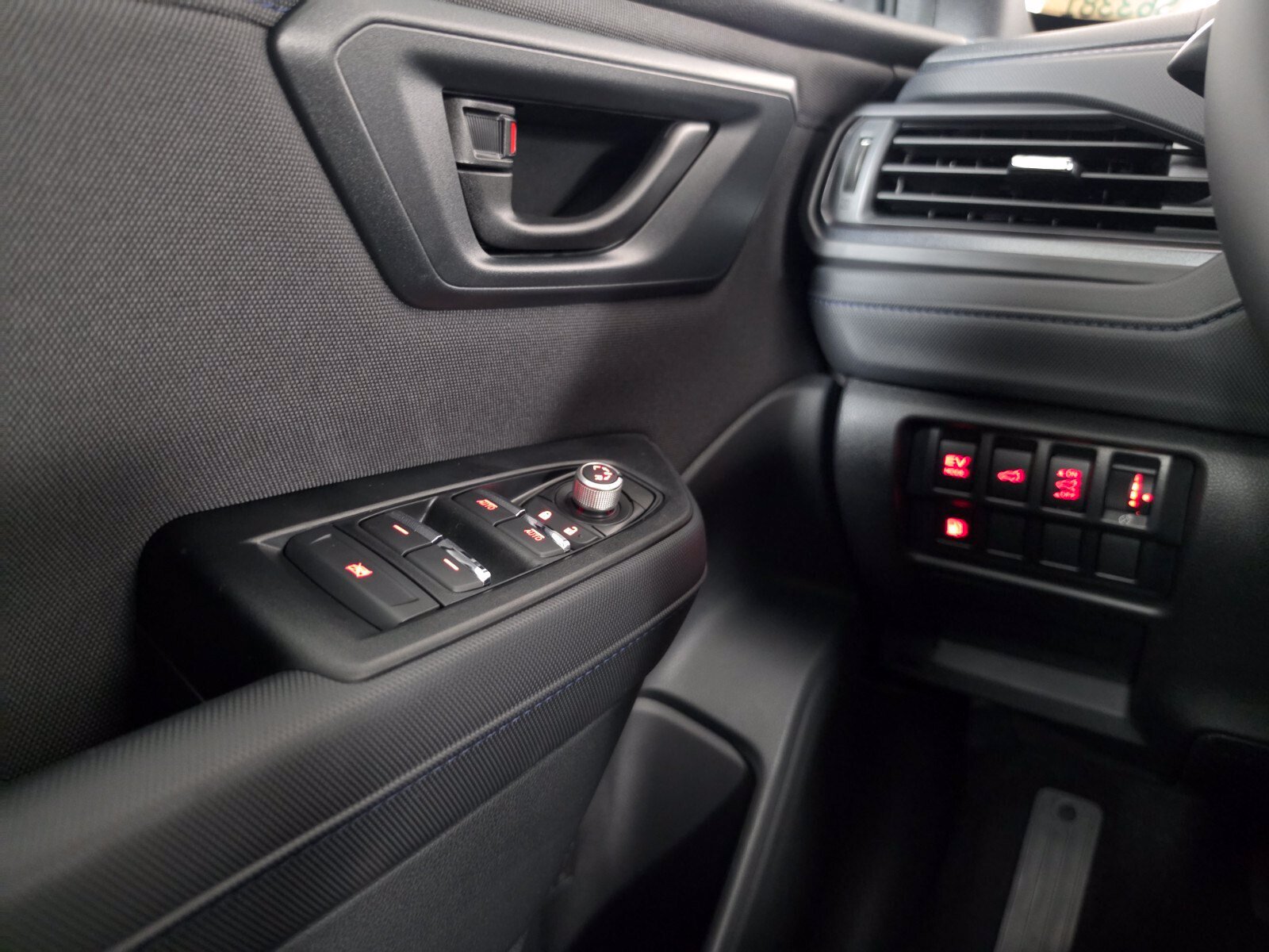 New 2026 Subaru Forester Premium AWD/4WD image 36