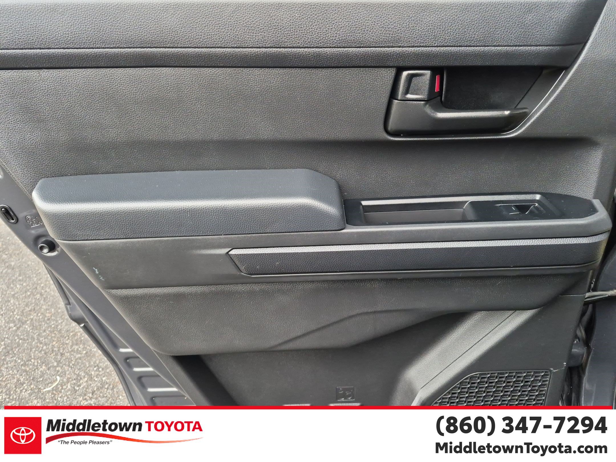 Used 2025 Toyota Tacoma SR5 AWD/4WD image 28