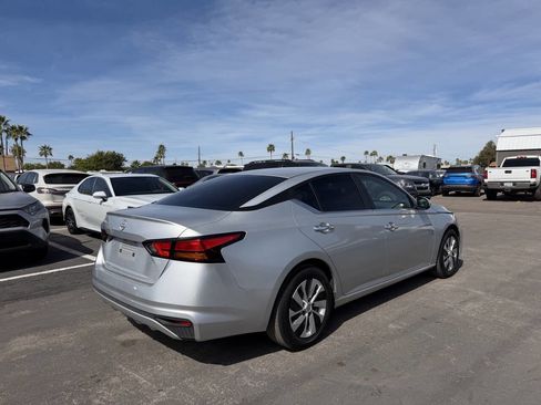 Used 2023 Nissan Altima 2.5 S image 11
