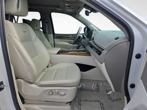 Used 2021 Cadillac Escalade Premium Luxury Platinum AWD/4WD image 43