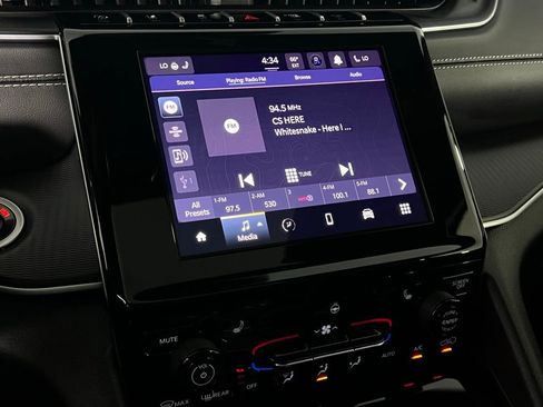 Used 2025 Jeep Grand Cherokee Altitude image 20