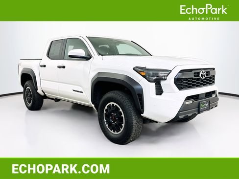 Used 2025 Toyota Tacoma TRD Off-Road image 1