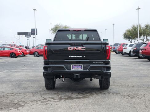 New 2026 GMC Sierra 2500 Denali w/ Denali Reserve Package image 8