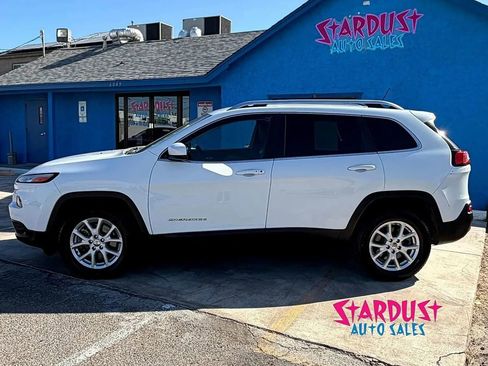 Used 2015 Jeep Cherokee Latitude w/ Comfort/Convenience Group AWD/4WD image 2