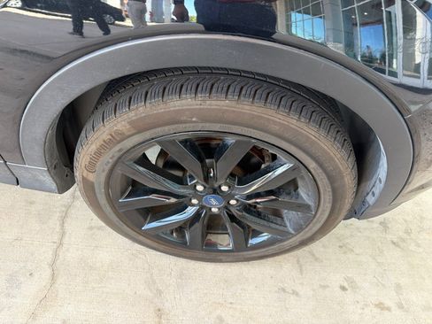 Used 2019 Ford Escape SE FWD image 21