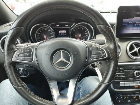 Used 2018 Mercedes-Benz CLA 250 image 26