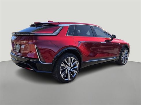 New 2025 Cadillac Lyriq Luxury image 4