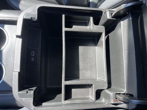 Used 2023 Chevrolet Suburban Z71 image 25