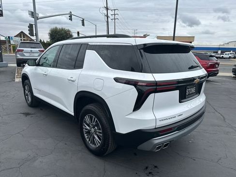 Used 2025 Chevrolet Traverse LT AWD/4WD image 6