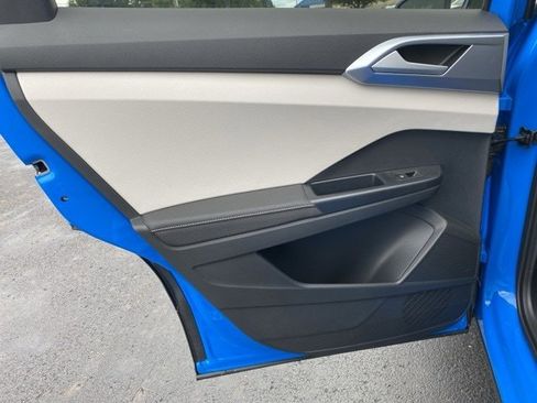 New 2025 Volkswagen Taos SE image 64
