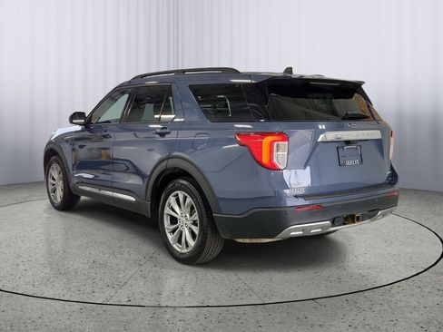 Certified 2021 Ford Explorer XLT w/ Equipment Group 202A AWD/4WD image 3