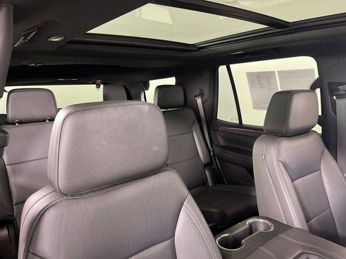 Certified 2022 Chevrolet Tahoe Z71 w/ Luxury Package AWD/4WD image 7