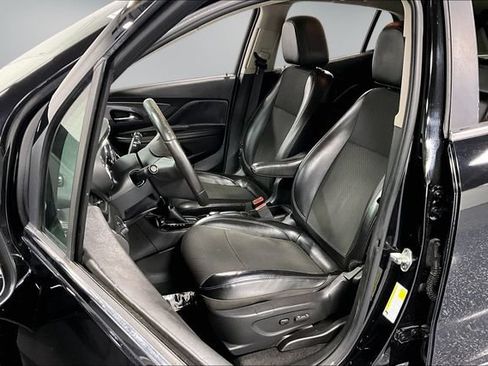 Used 2021 Buick Encore Preferred FWD image 19