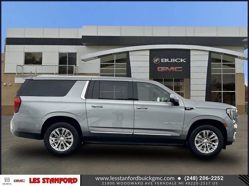Used 2024 GMC Yukon XL SLT w/ SLT Premium Package image 7