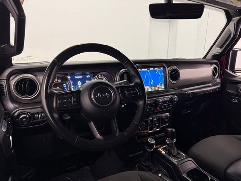 Used 2022 Jeep Wrangler Unlimited Sport image 19