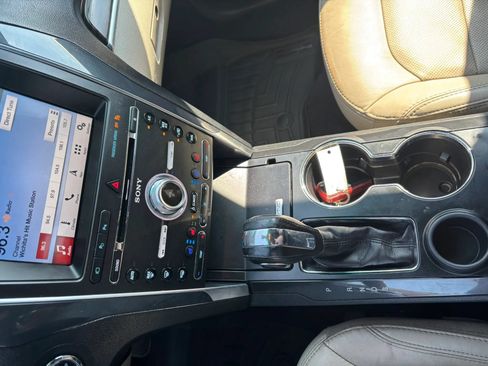 Used 2018 Ford Explorer Limited w/ Equipment Group 301A FWD image 16
