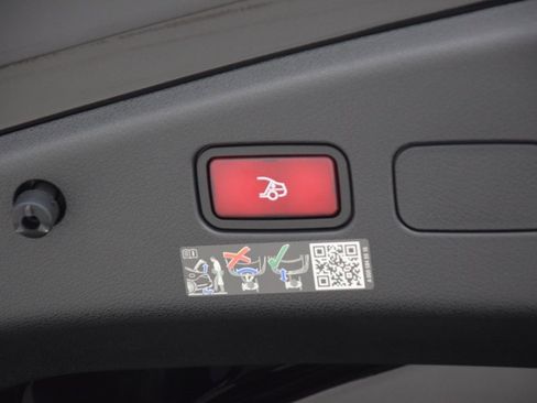 Used 2026 Mercedes-Benz CLE 53 AMG 4MATIC Cabriolet image 31