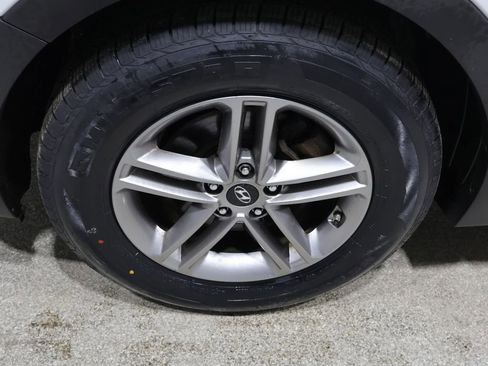 Used 2018 Hyundai Santa Fe Sport image 9