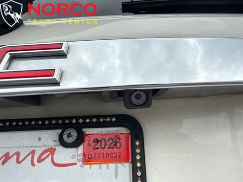 Used 2015 GMC Acadia SLE image 9