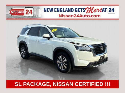 Used 2022 Nissan Pathfinder SL AWD/4WD image 1