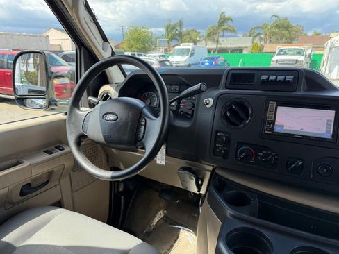 Used 2014 Ford E-350 and Econoline 350 XLT image 24
