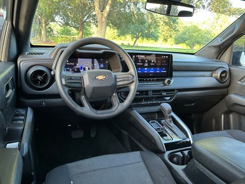 Used 2024 Chevrolet Colorado W/T w/ WT Convenience Package II RWD image 13