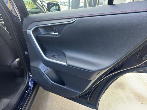 Used 2025 Toyota RAV4 XSE AWD/4WD image 17