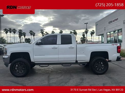 Used 2018 Chevrolet Silverado 1500 LT AWD/4WD image 9